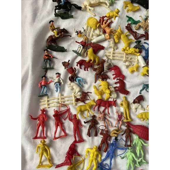 Vintage Rubber Plastic Cowboys Mix Indians Figure Collection LOT 1960's Animals - Picture 3 of 16